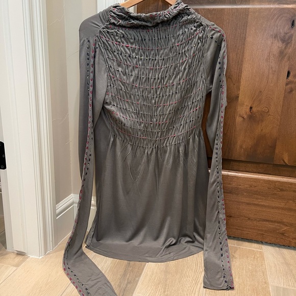 New Boho Grey quilted back long sleeve tunic - Picture 3 of 14
